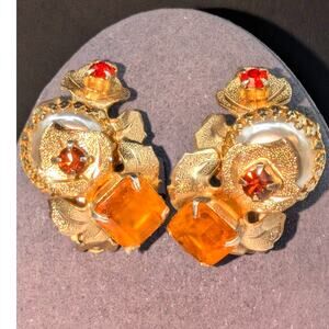 Vtg Unsigned Colors of Fall Rhinestone Faux Pearl 3D Gold Tone Clip On Earrings